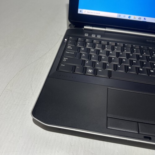 Dell Latitude E5520 15" Laptop i5-2430m 8gb Ram 250gb SSD Windows 10 Home - Picture 2 of 17