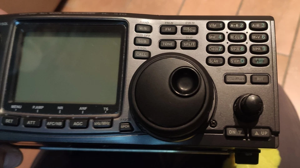 Icom Ic-910 H Ricetrasmettitore Vhf/uhf All Mode - LEGGI BENE - Immagine 2 di 4