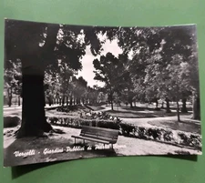 VERCELLI PUBLIC GARDENS OF PIAZZA ROME - BLACK AND WHITE POSTCARD TRAVELLED