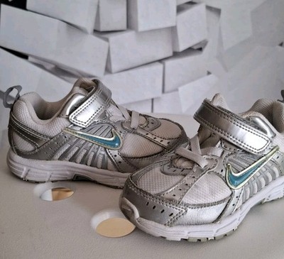   Nike SNEAKERS Schuhe Weiß Türkis Sportschuhe Gr 23 ,5  SIL= 13 cm GEPFLEGT  