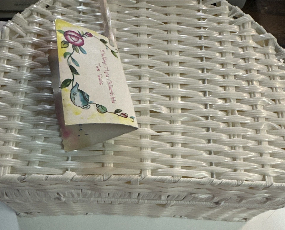 Tea Set In White Picnic Basket Porcelain Set Basket Bee Buzz S - Image 4 of 4