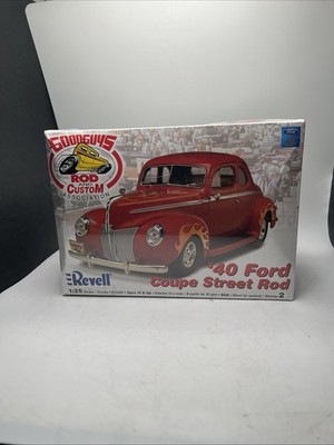 Revell 2894 1/25 Scale '40 Ford Coupe Street Rod Plastic Model Kit Sealed