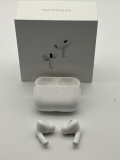 Apple AirPods Pro 2da Generación con Estuche de Carga Inalámbrica MagSafe Blanco