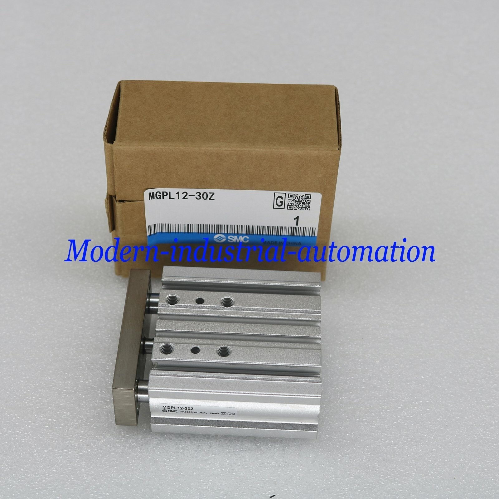 1PC brand new SMC cylinder MGPL12-30Z *le