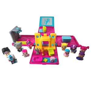 Mattel My Mini MixieQs Villa Party Playset 10 Figures 32 Pieces 2016 Pink Teal