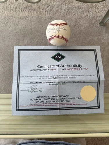 Mickey Mantle Autographed Baseball COI. Authenticated. With COA New York Yankees