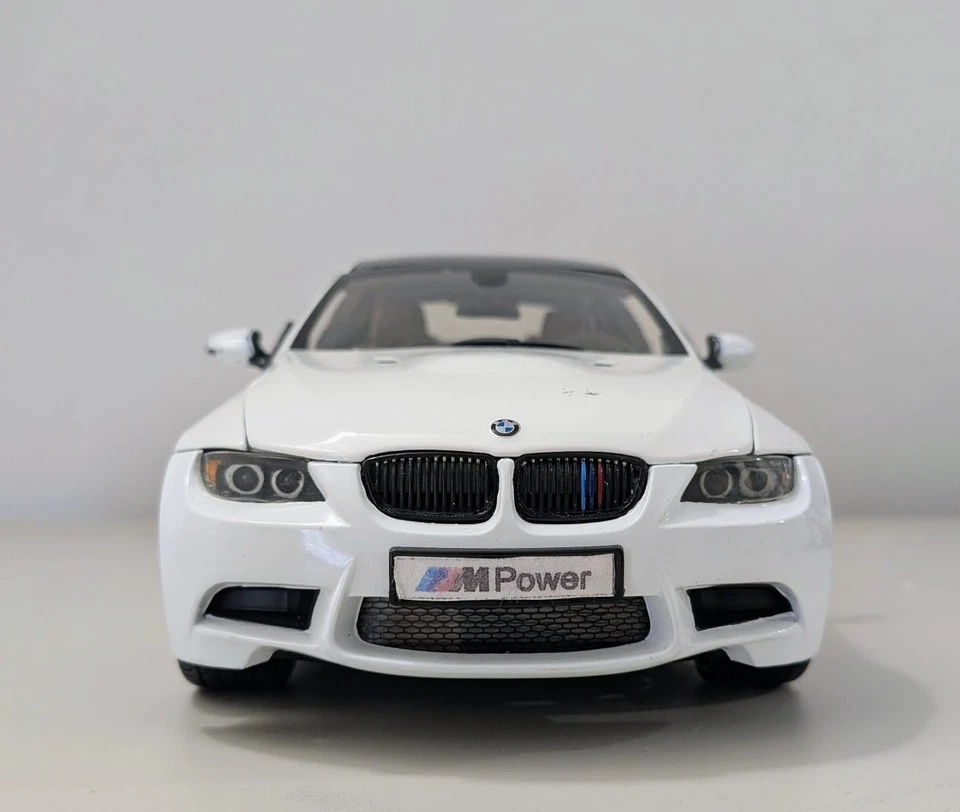 Motormax 1:18 Bmw M3 E92 Alpine White - Immagine 2 di 4