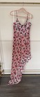 PrettyLittleThing Midikleid mit Blumenmuster Damen US 8 rosa Rüschen asymmetrischer Saum "