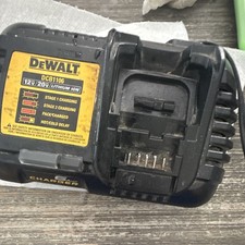 DEWALT DCB1106 6-Amp 12V/20V MAX & FLEXVOLT Lithium-Ion Battery Charger