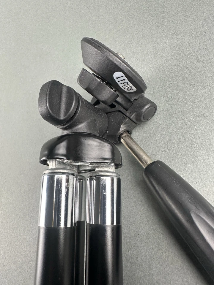 Targus Portable Tripod TG-42TT Extends 11" to 42” Desk/Travel Lightweight Black - Image 4 of 4