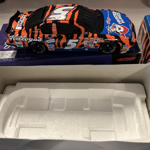 NASCAR Frottee Labonte #5 Kelloggs Maßstab 1:24 LIMITIERTE EDITION Lagerauto 2000 sauber - Bild 7 von 11