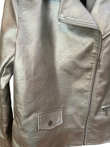 Baccini Faux leather Motto Jacket Lined Size M Full Zip Silver - Picture 2 of 14