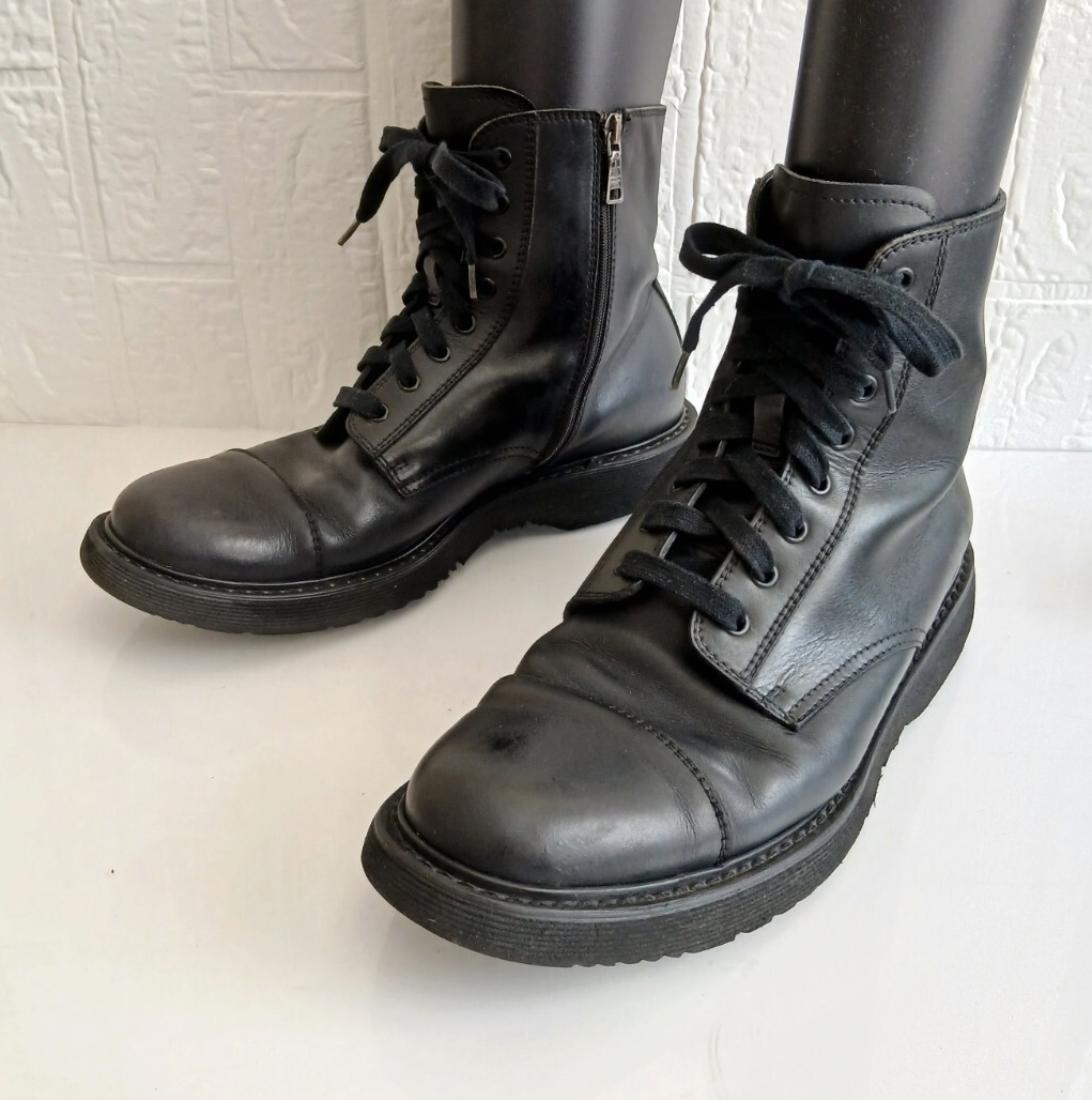 【極美品】◾️PRADA◾️ブーツ◾️サイドジップ◾️ビブラムソール◾️レザー◾️ブラック PRADA side zip boots black