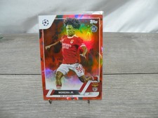 Topps Moreira Jr. SL Benfica soccer trading card red white holographic Rookie. rookie card picture