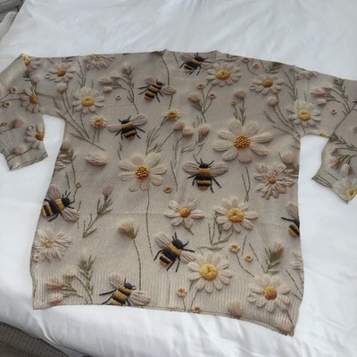 Bumble Bee  Knit Pullover Sweater Flowers 3D Honey Bees One Size (XL)