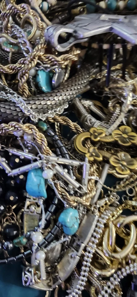 WHOLESALE: Jewelry Scrap & Craft Lot - Untested, Broken, Tangl - Image 2 of 4