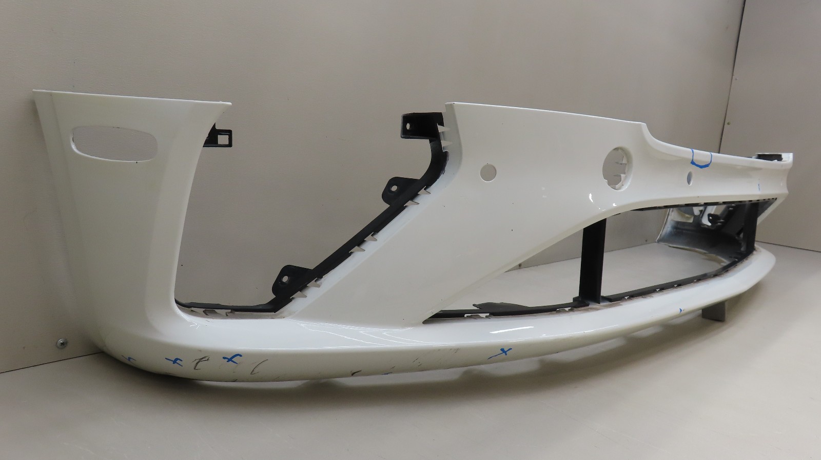 ..2020-2023 Bentley Continental GT front Bumper Cover  OEM 3SD807437