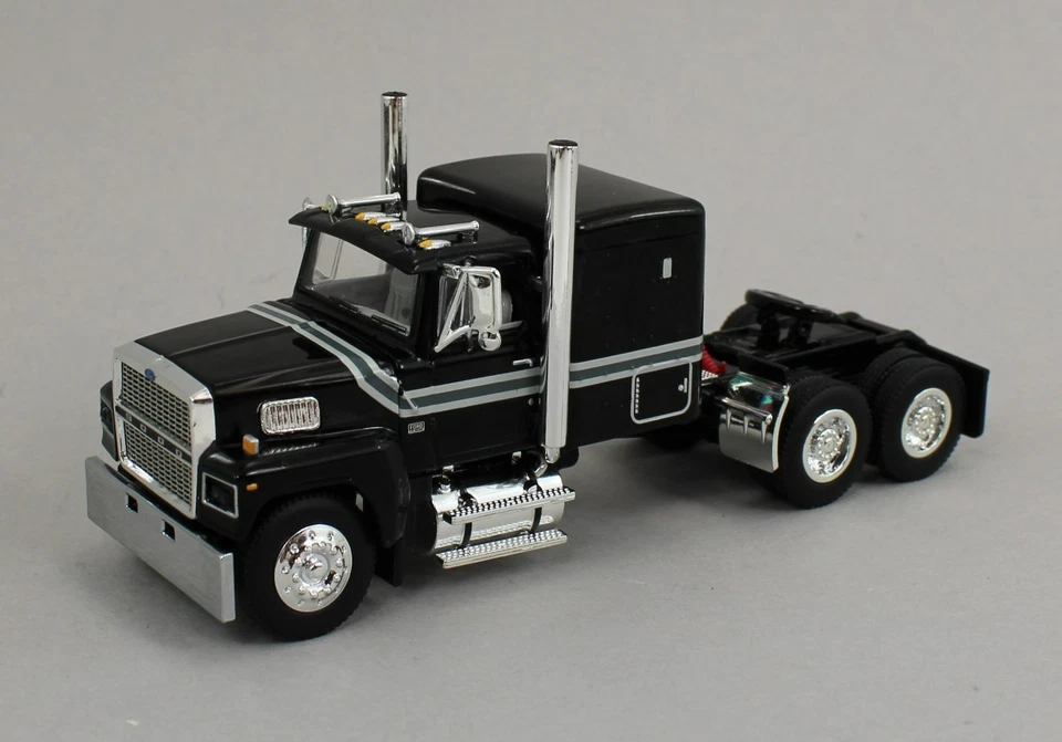 2025 DCP 1:64 *BLACK* FORD LTL 9000 60" Flattop w/Fontaine Tri-Axle Lowboy - Image 4 of 4