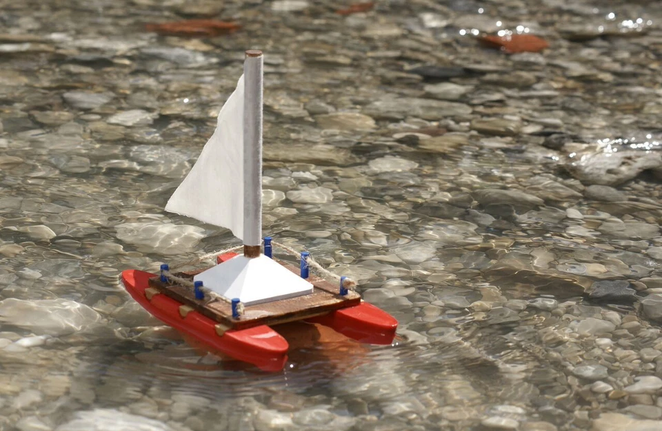 Bausatz Katamaran Holz Basteln Bemalen Spielen Kinder Boot Spielzeug Mitbringsel - Bild 4 von 4