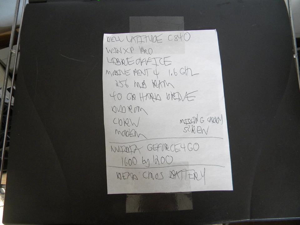 Dell Latitude C840 15" P4 1.60GHz 256MB RAM 40GB HDD DB9/Paralelo GEFORCE4GO CDR Foto 3 de 4