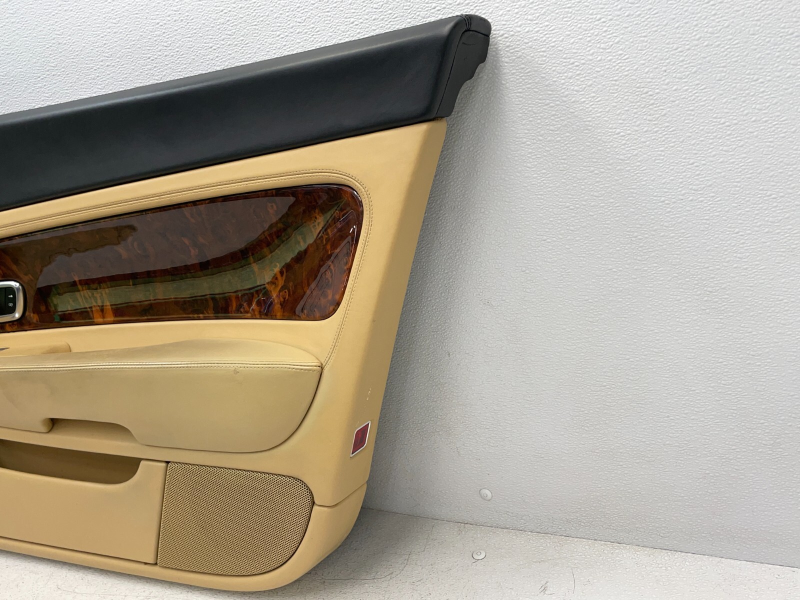 2003-2007 Bentley Continental GT Front Right Interior Door Cover Panel 1577 OEM