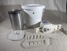 THE RIVAL COMPANY 4-QUART ICE CREAM MAKER MODEL 8401 Retro Kitchen Appliance