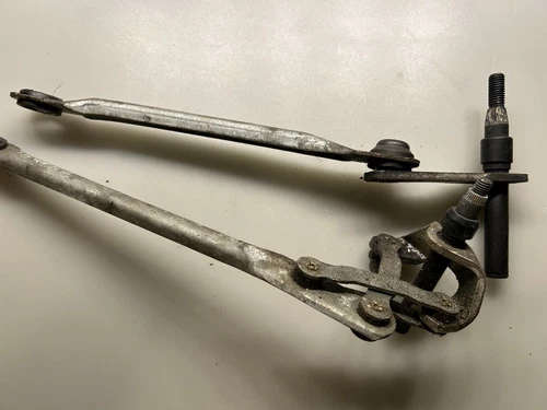 BMW  E60/E61/E63/E64 Right and left wiper arm on Wiper system