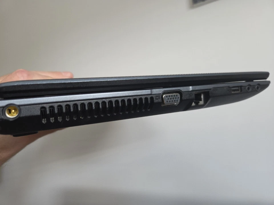 Acer Aspire 5733, Intel Core i3-M370, Arbeitsspeicher 4GB, 500GB, Win 11 Home - Bild 2 von 4