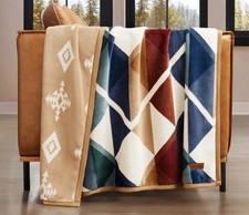 Pendleton Reversible Plush Throw Serrado