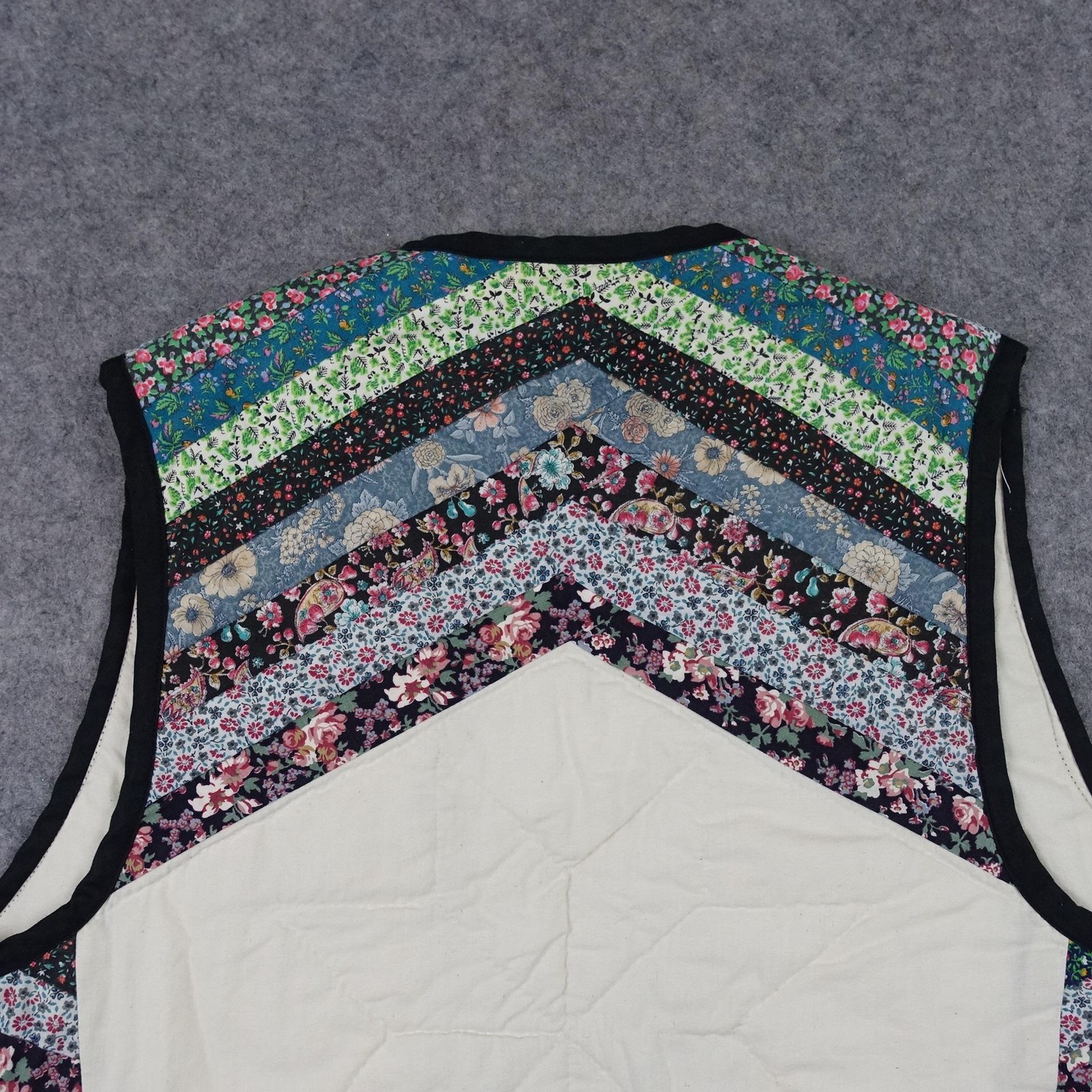 Handmade Patchwork Quilted Vest Womens Medium Bei… - image 11