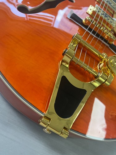 Guitarra Eléctrica Hueca Naranja 144 con Pastillas 2H Herrajes Dorados, Cuerpo Caoba - Imagen 8 de 19