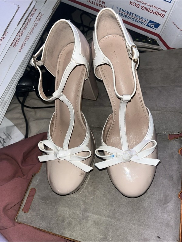 Vintage Beige White Patent  Pumps Block Heel Bow Ankle Strap Buckle Women's 8