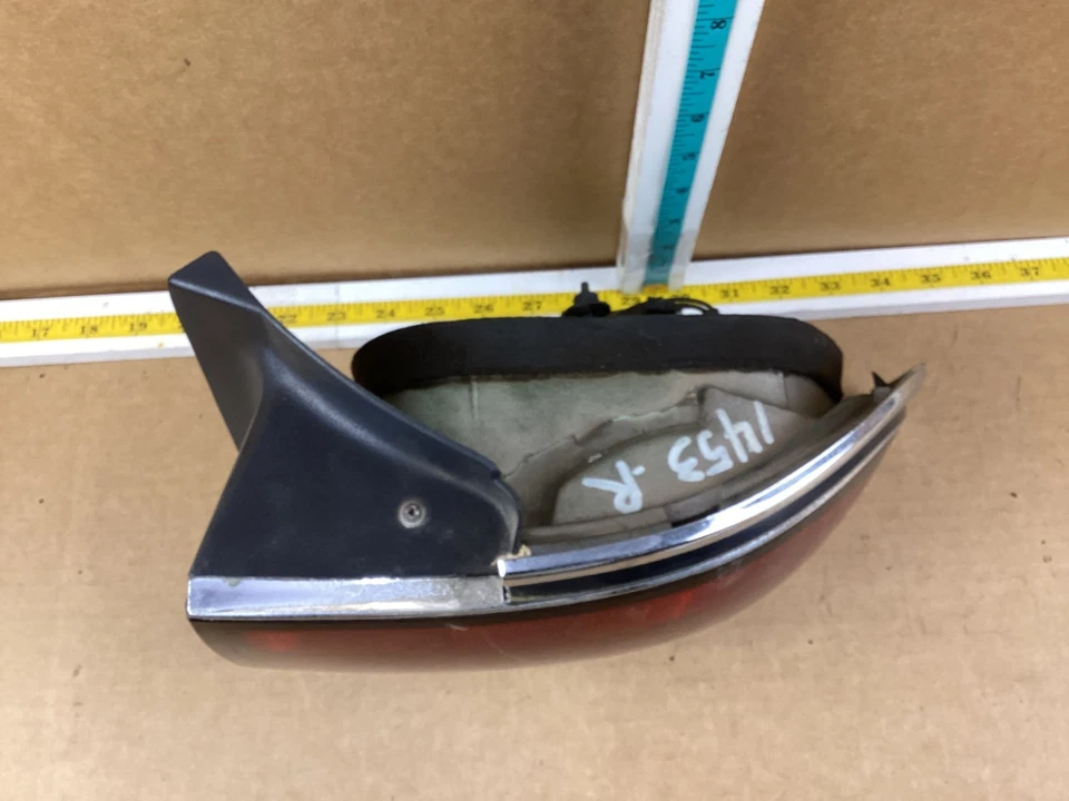 Luz trasera montada en panel cuarto lateral derecho Buick LeSabre 1992-1996 Foto 2 de 4