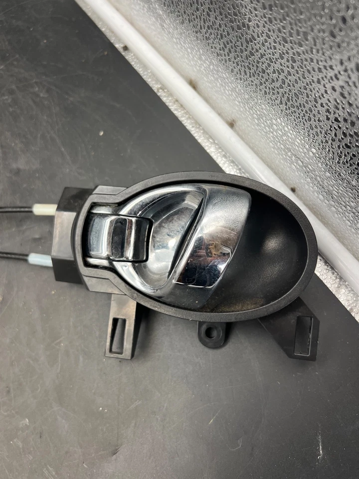 Оригинальная защелка на ручку внешней внутренней двери со стороны водителя для Nissan Versa 2012-2018 годов выпуска - Изображение 4 из 4