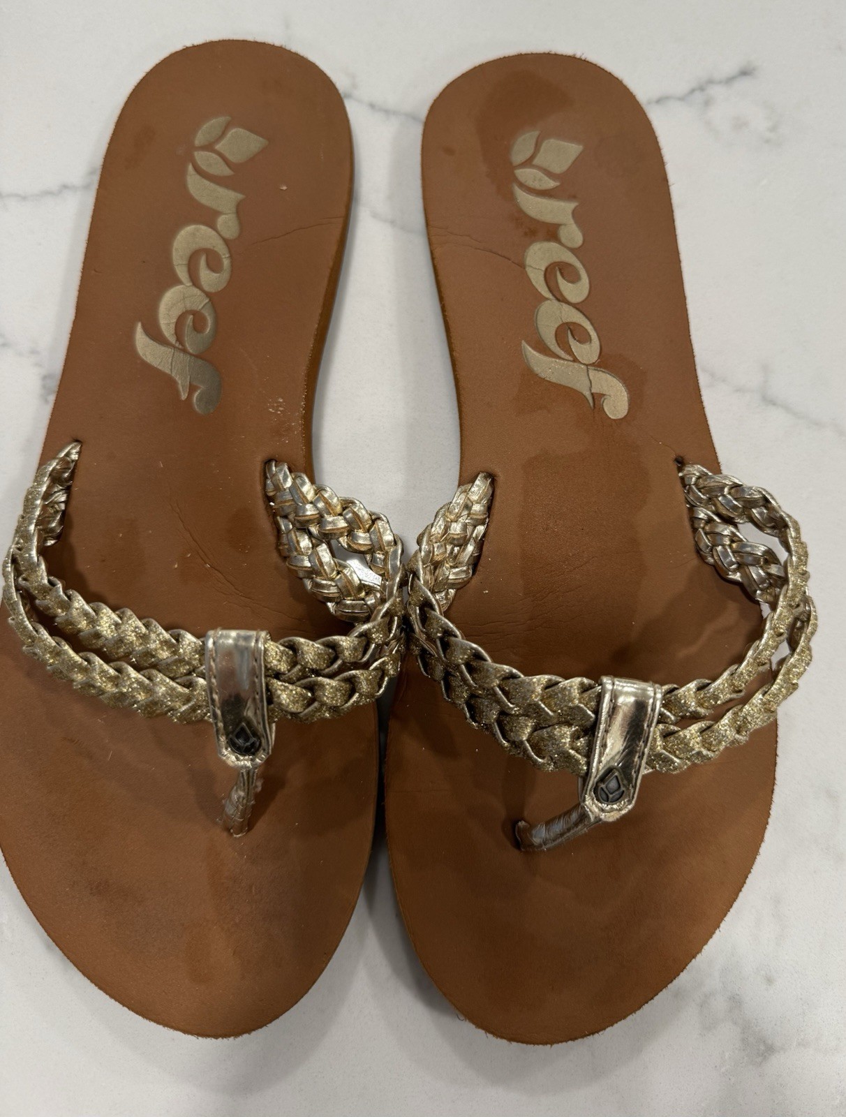 Women’s Gold Braided Reef Flip Flops Sz 7 Sponge Insoles Summer Perfect