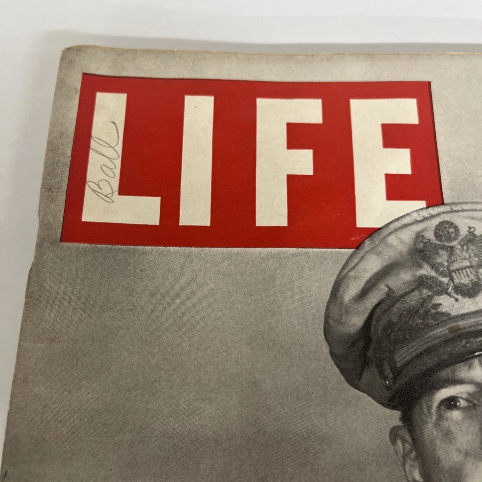 Life Magazine Sept 17 1945 WWII Gen Douglas MacArthur Commander of Japan Foto 2 de 4