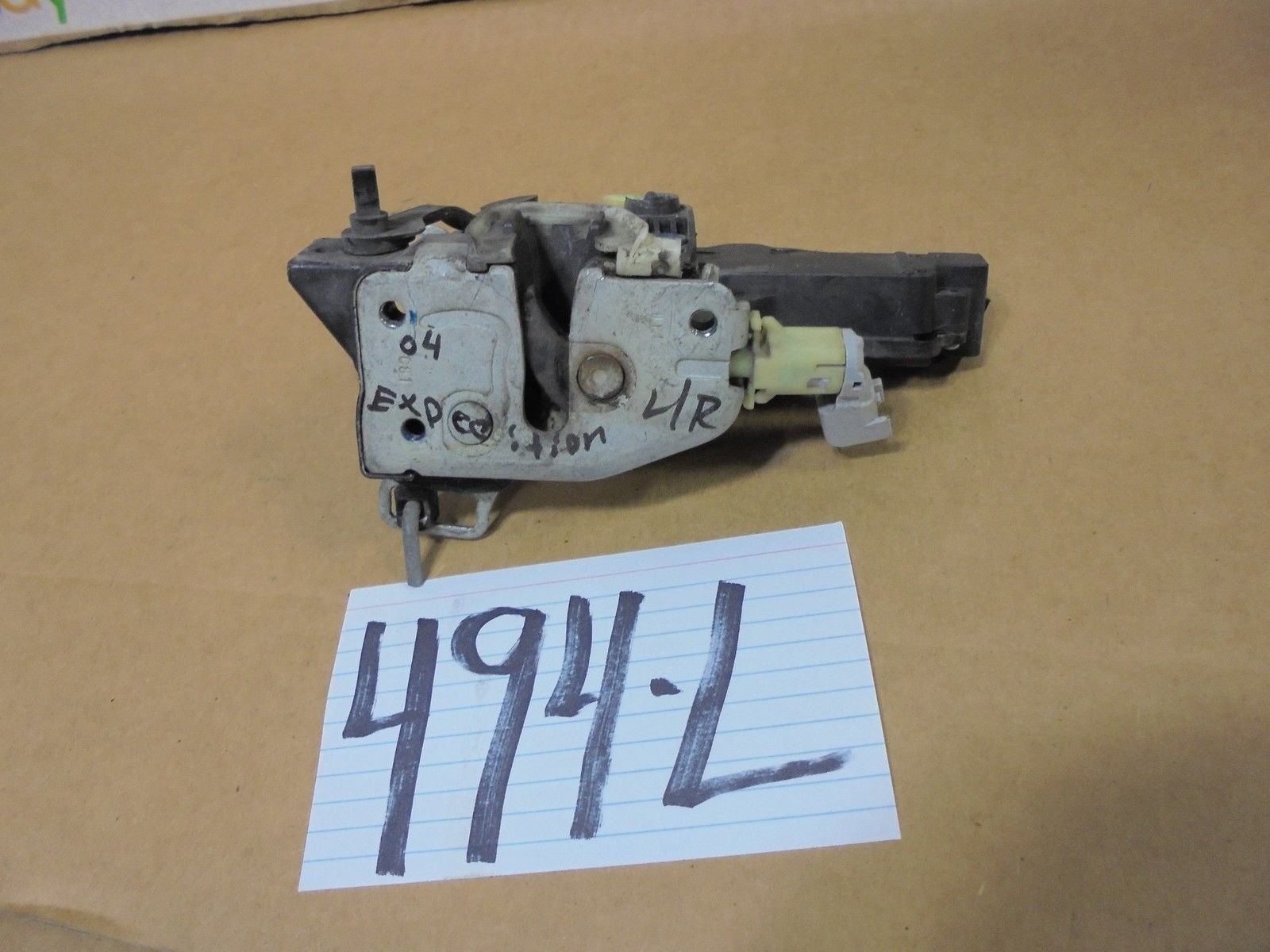 03 04 05 FORD EXPEDITION REAR DRIVER Door Latch Power Lock #494-L