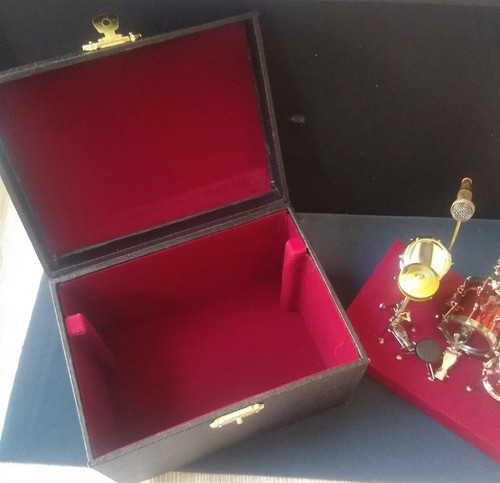 Miniature 4-5.5 Inch Replica Metal Drum Set - RED ~New~ - Picture 5 of 6
