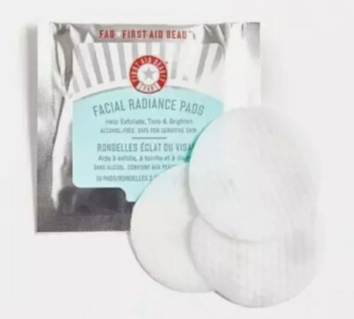 6 x First Aid Beauty Gesichts-Strahlpads mit Glykol- und Milchsäuren 10 Pads