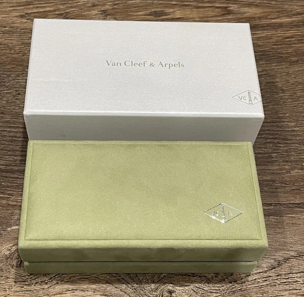 Van Cleef Arpels VCA Bracelet Box Outer Box NEW EBay van-cleef-arpels-vca-bracelet-box-outer-box-new-ebay