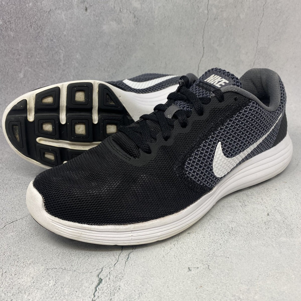 nike revolution shoes for men