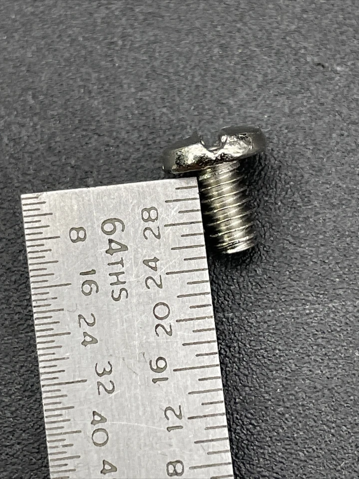 Tornillo Keystone UNC 6-32x6.4 Cabeza Cabeza de queso Phillips Ranurado Placa de níquel Latón Foto 3 de 3