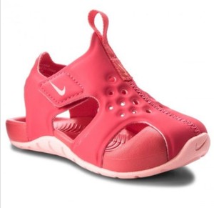 toddler girl nike sandals