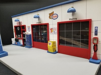 ESSO GAS STATION FRONT W/ 2 PUMP ISLAND DIORAMA DISPLAY HAND MADE