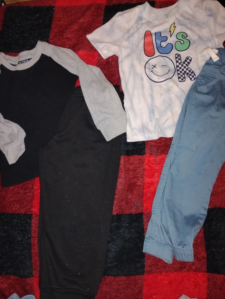 夏季和冬季男孩服装套装尺寸 4/5,5t 和 6。 — 第 3/4 张图片