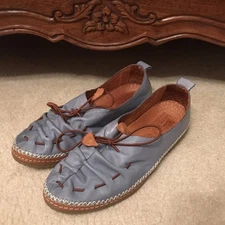 Women’s Blue Leather  Spring Step Moccasins Size EU39/US8-8.5