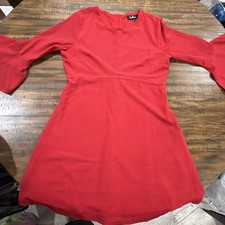 Lulus red shift dress with a back zipper closure Size L Large