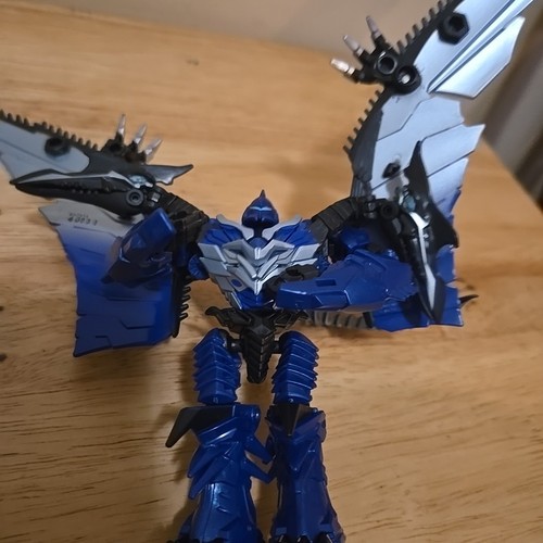 Transformers Age of Extinction Generations Deluxe Class Modellino Strafe Blu Scuro - Foto 5 di 5