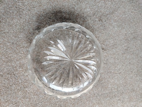small cut glass bowl (Could Be Crystal) - Picture 4 of 5
