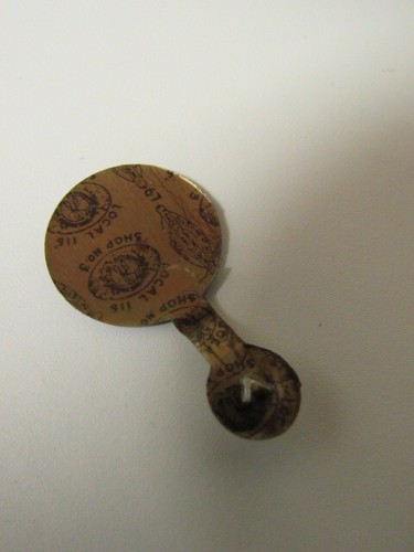 Vtg. WWII US Homefront "6th War Loan I Bought Extra War Bonds" Metal Button - Picture 3 of 4